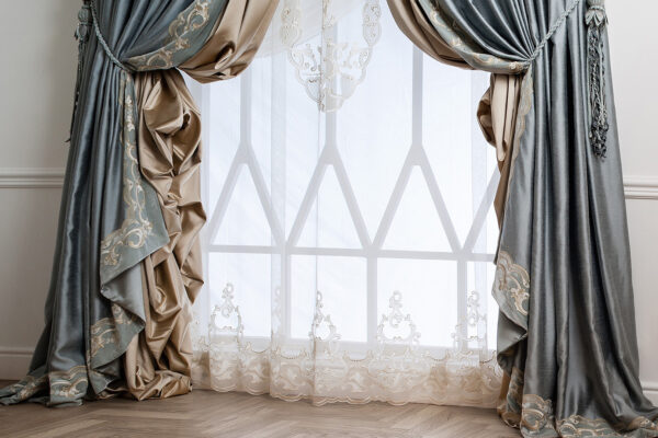 curtain dubai