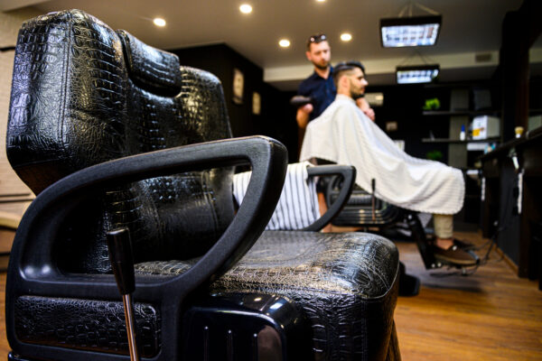 Salon Suites in Sandy Springs vs Booth Rental Which Offers More Flexibility