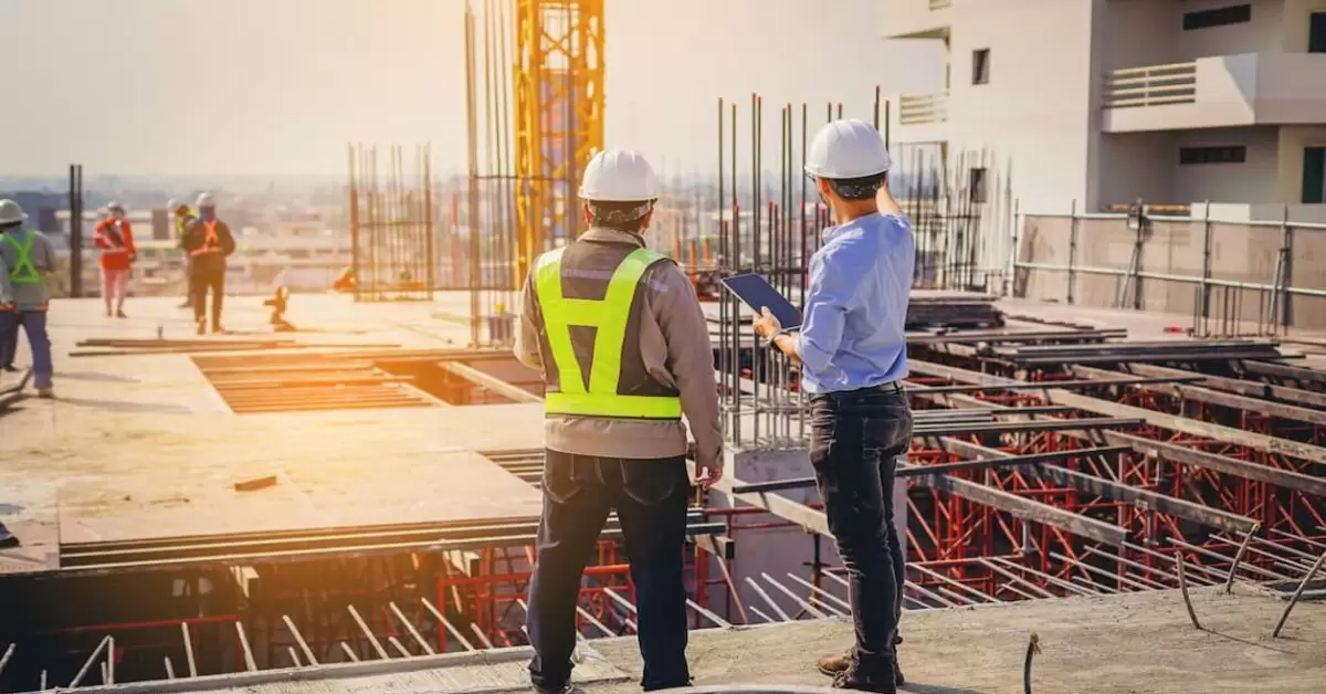 What Should You Consider When Hiring a General Contractor?