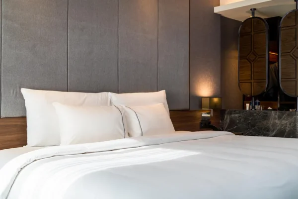Which Luxury Hotel Pillow Designs Suit Side or Back Sleepers? Which Luxury Hotel Pillow Designs Suit Side or Back Sleepers?