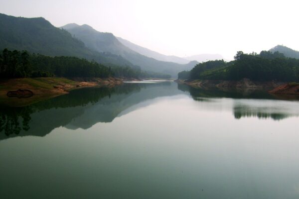 cochin munnar alleppey tour