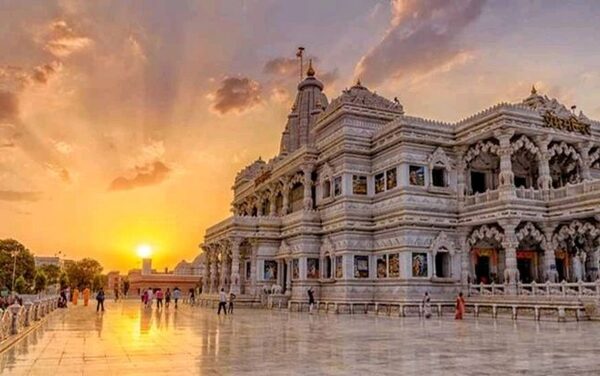Celebrate Divine Festivals with Mathura Vrindavan Tour
