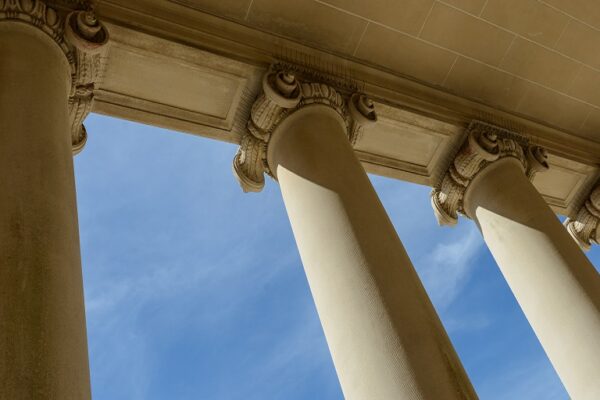 Building a Strong Defense: The Expertise of a Criminal Defense Attorney in Portsmouth