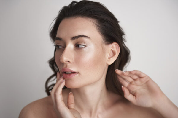 Can Jawline Filler Injections Shape a Round Face