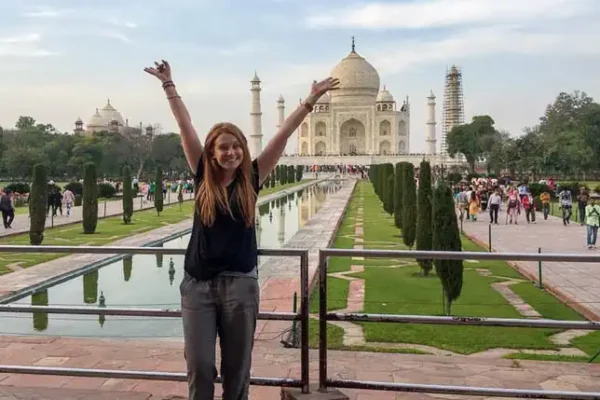 Same Day Agra Tour by Car from Delhi – Explore the Taj Mahal with Comfort and Ease