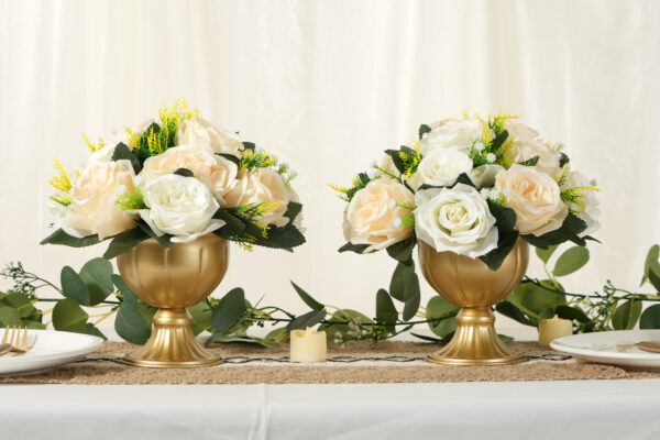 Gold Vase Décor Ideas